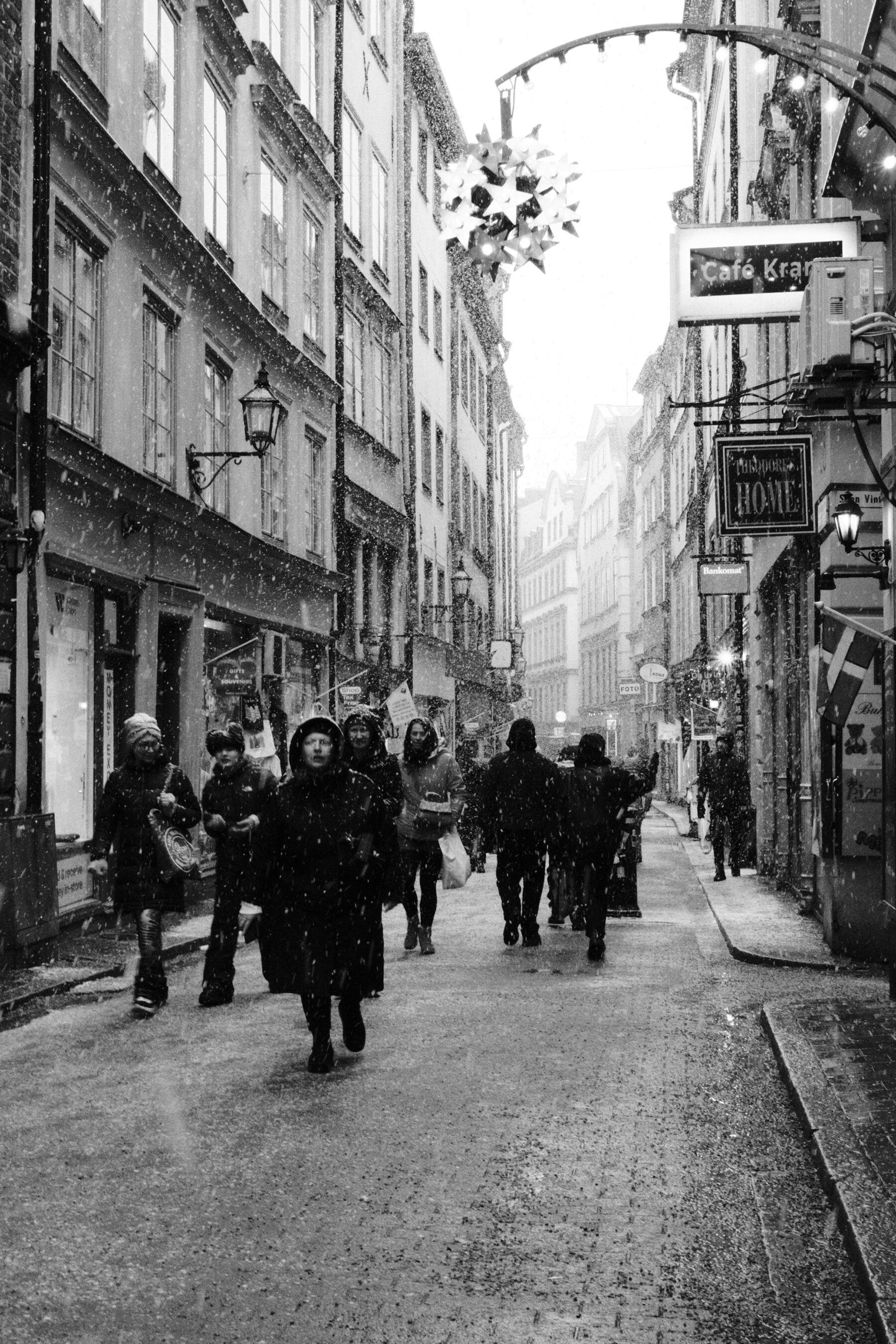 City shots – snowy shopping in Gamla Stan